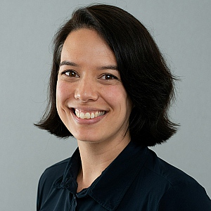 drs. Laura Tan