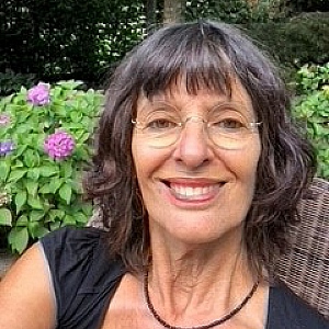 drs. Simone van de Lindt